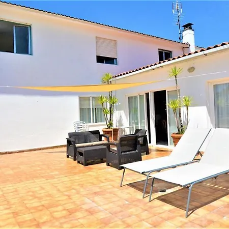 Piso De Playa Con Terraza En El Centro De Vilanova *