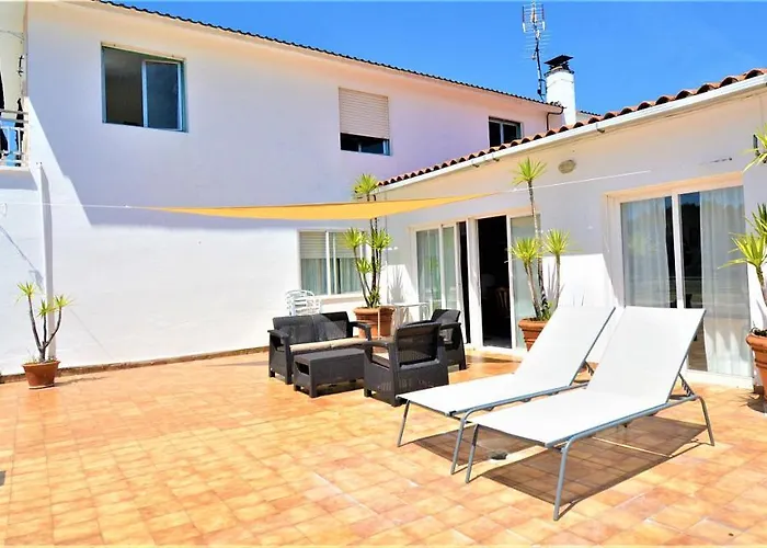 Piso De Playa Con Terraza En El Centro De Vilanova *