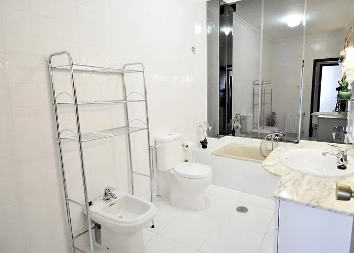 Piso De Playa Con Terraza En El Centro De Vilanova * Villanueva De Arosa