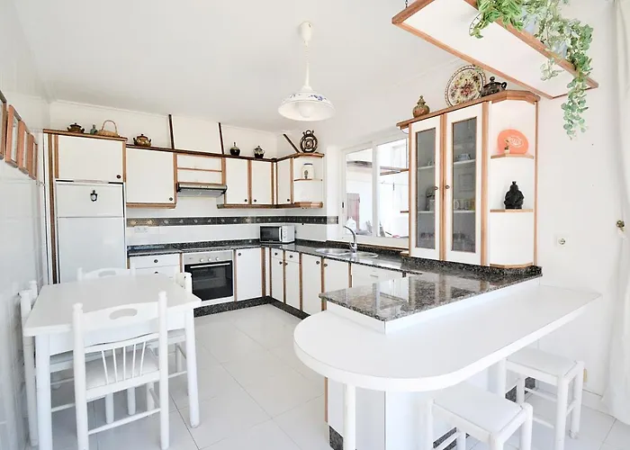 Piso De Playa Con Terraza En El Centro De Vilanova